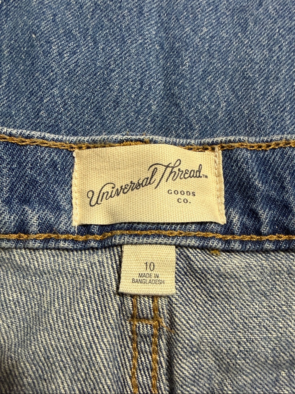 Universal Thread High Rise Easy Barrel Size: 10 Inseam: 26” - Picture 5 of 7